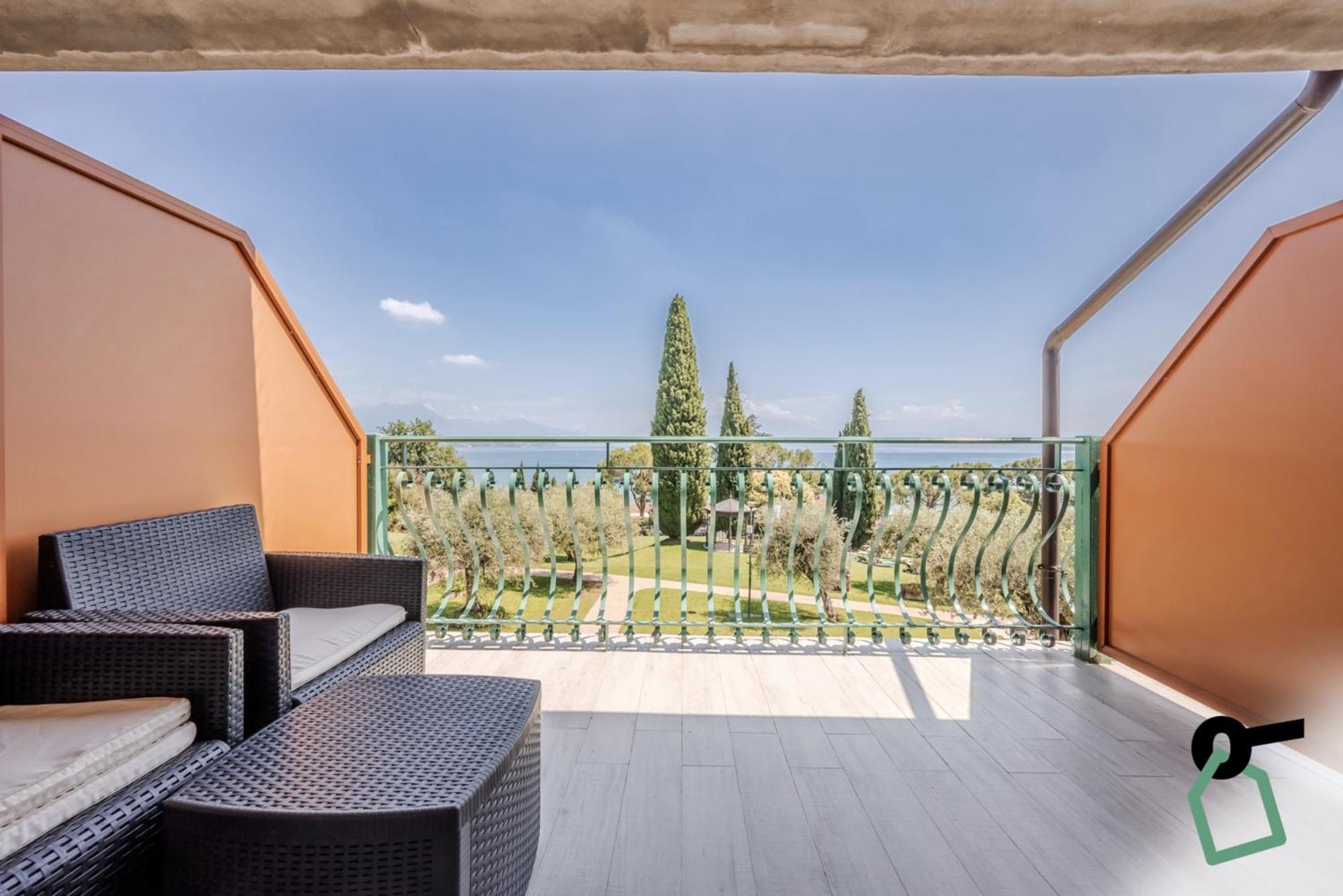 Hotiday Apartment Collection - Desenzano 데센자노델가르다 외부 사진